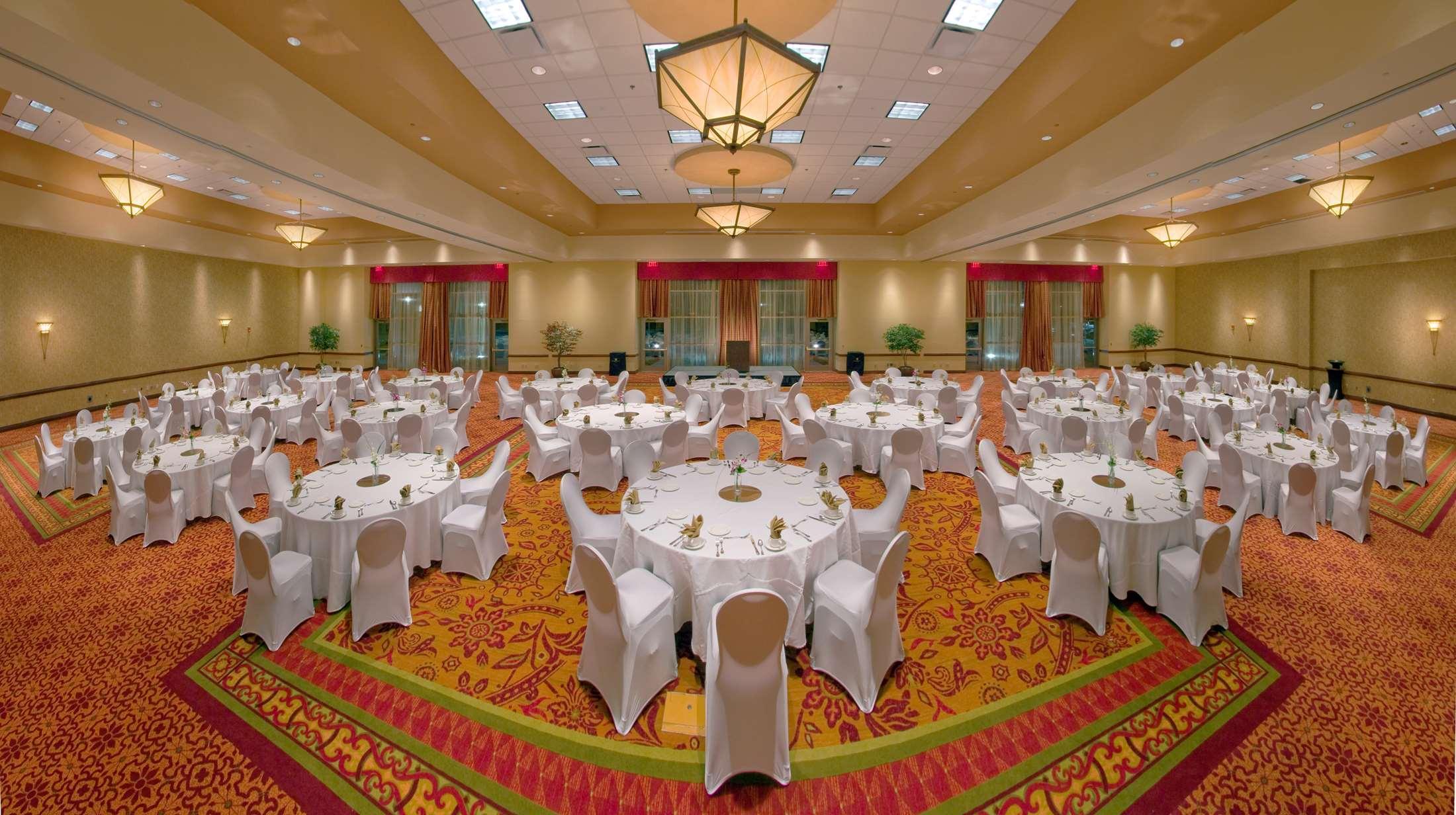 Embassy Suites By Hilton Norman Hotel & Conference Center Esterno foto