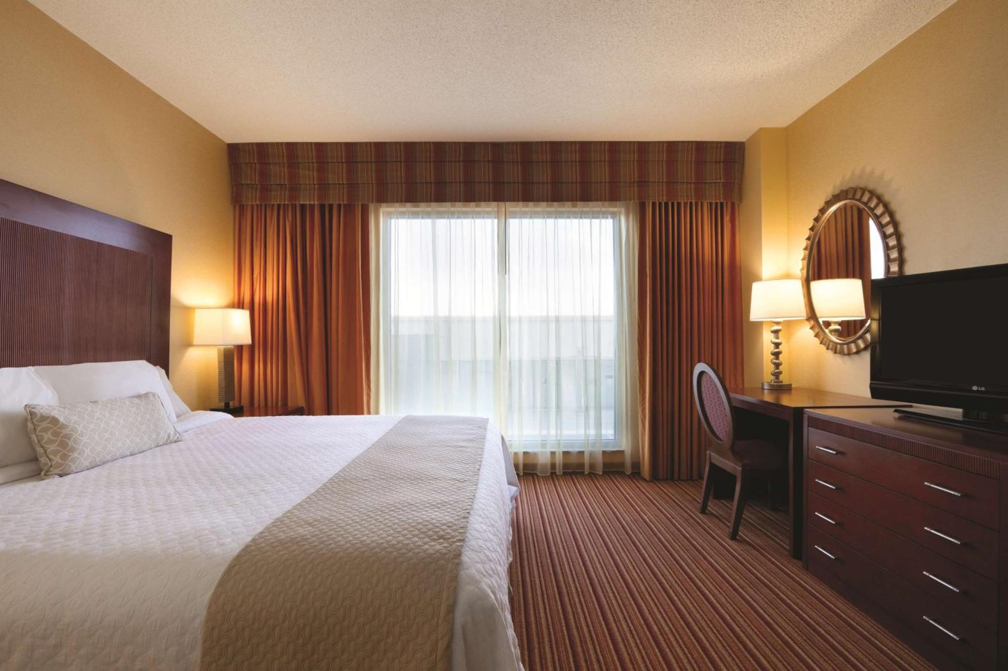 Embassy Suites By Hilton Norman Hotel & Conference Center Esterno foto