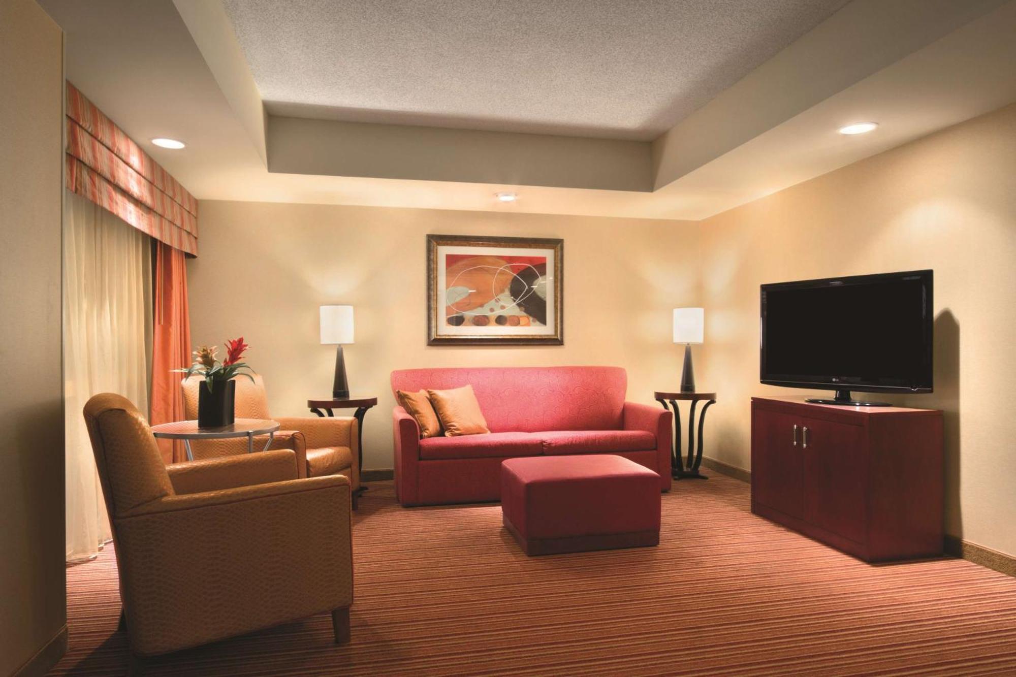 Embassy Suites By Hilton Norman Hotel & Conference Center Esterno foto