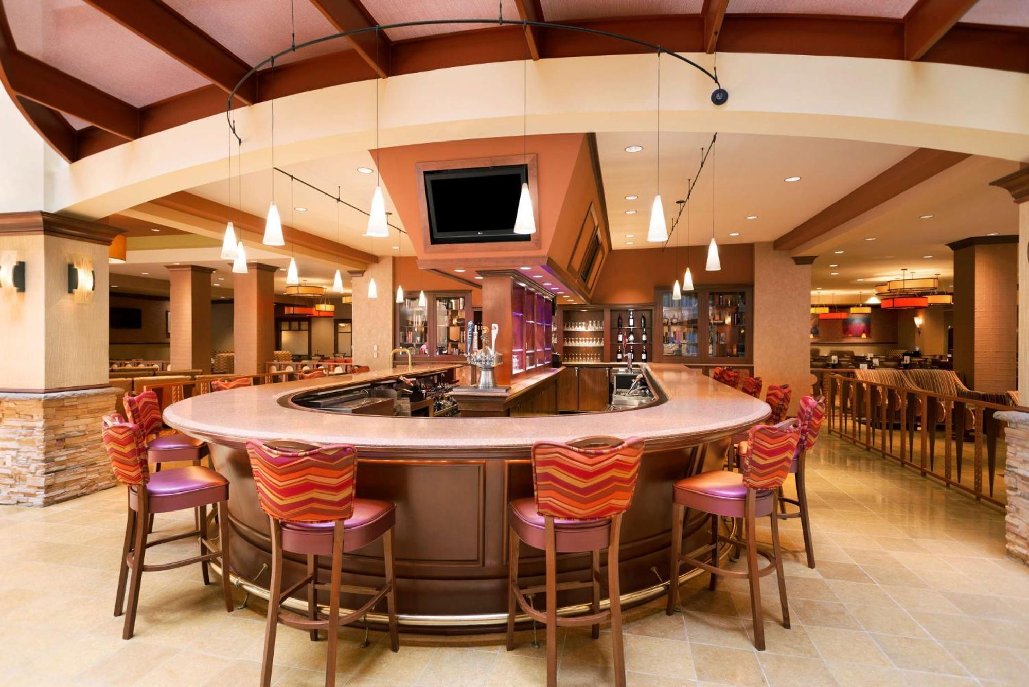 Embassy Suites By Hilton Norman Hotel & Conference Center Esterno foto