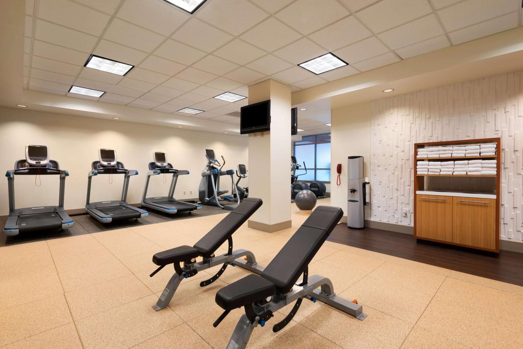 Embassy Suites By Hilton Norman Hotel & Conference Center Esterno foto
