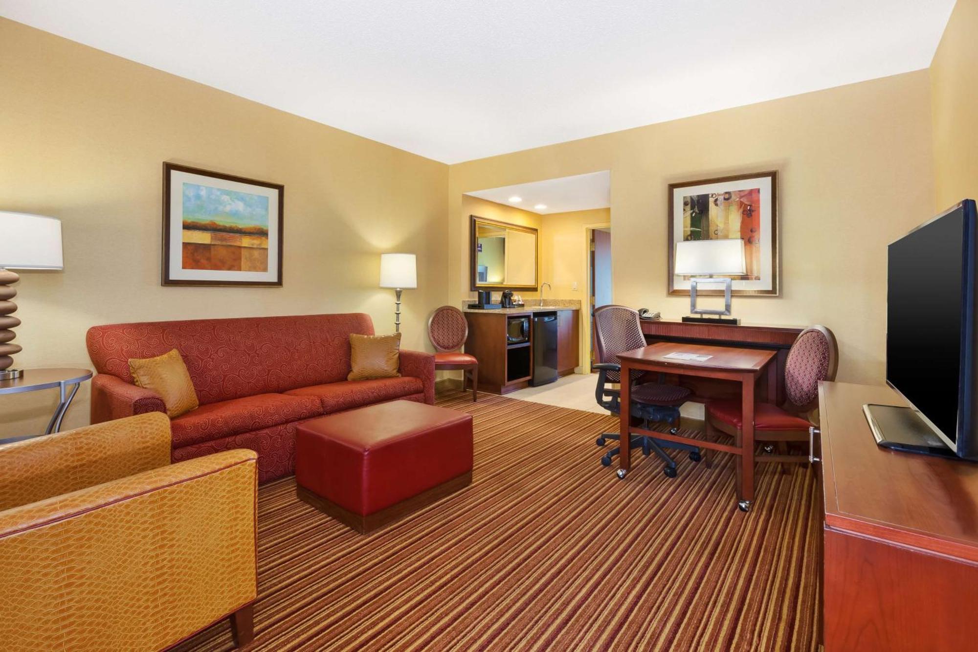 Embassy Suites By Hilton Norman Hotel & Conference Center Esterno foto